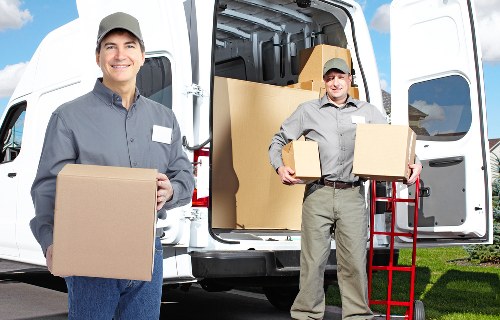 Tailored moving solutions and careful unpacking in Brompton